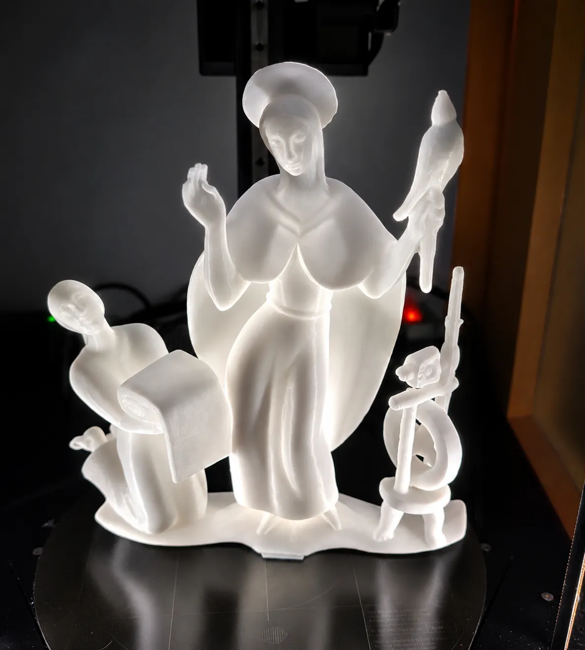 Model sv. Ludmily na tiskové podložce 3D tiskárny